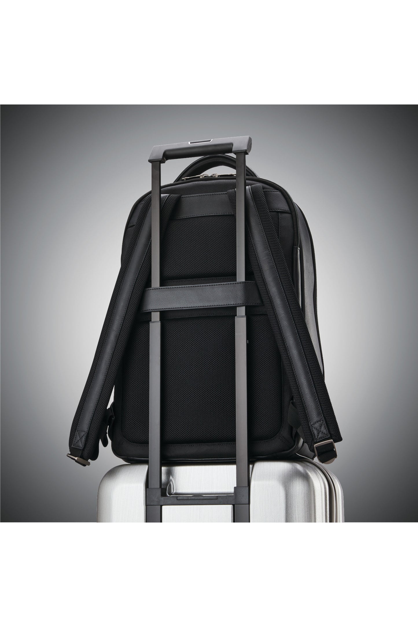 CLASSIC LEATHER BACKPACK