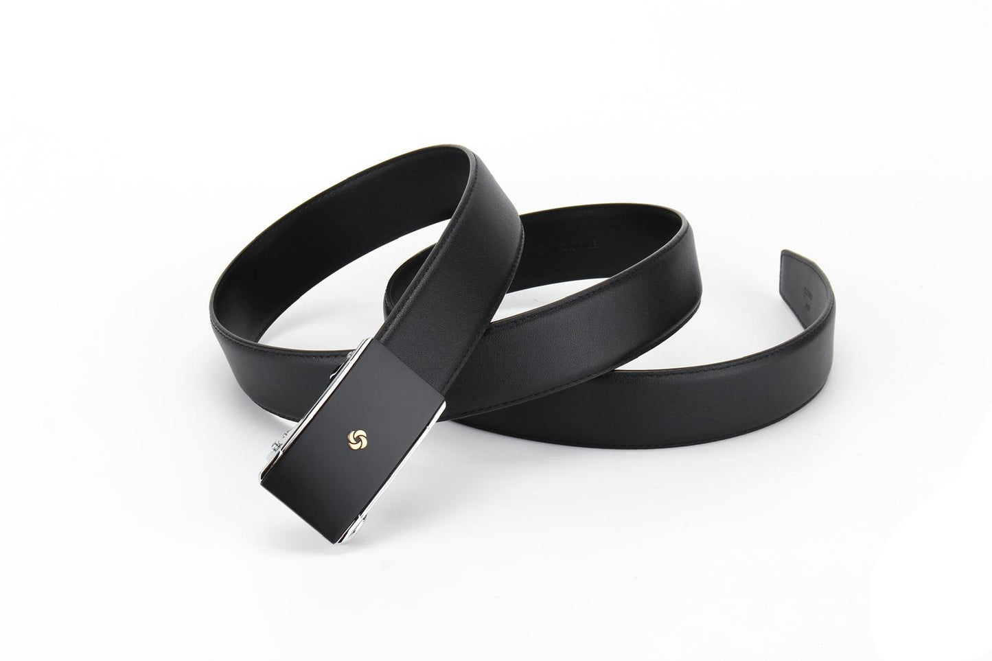 Extended roll view of the AAMIR Basic Auto Golden Logo Belt in Black. Shop Online Today.