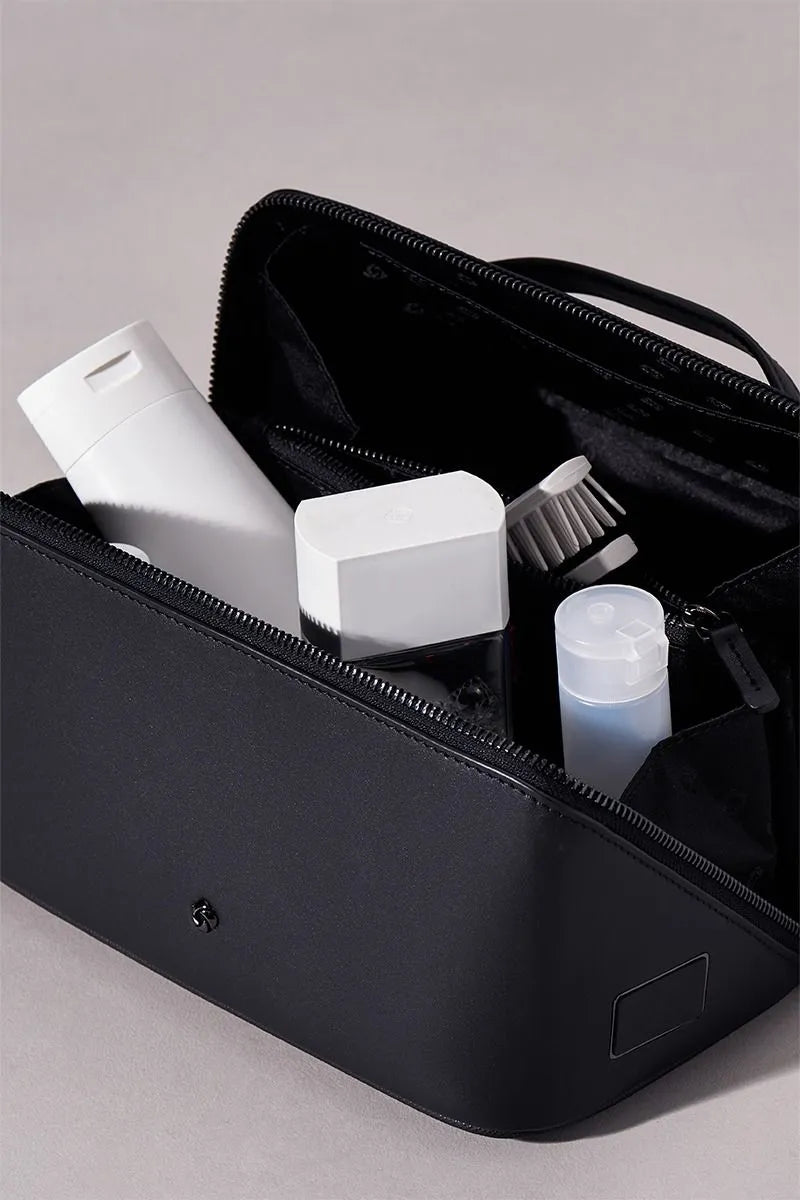 MYLES TOILETRY BAG