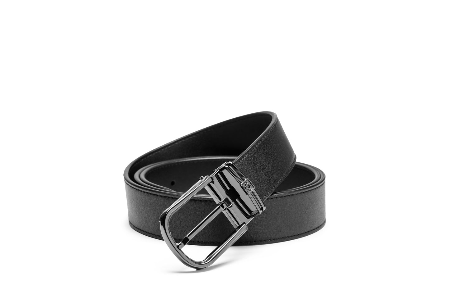 Angled buckle front view of the Samsonite AAMIR II BIZCTR Arc Black Leather Belt. Shop Now Online