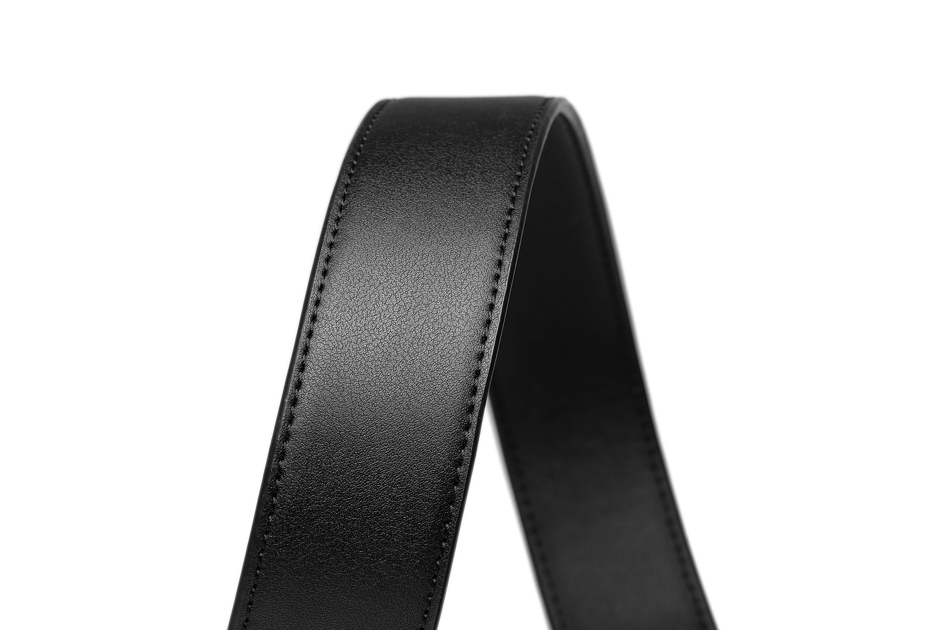 Bent leather belt view of the AAMIR II BIZAUTO PLATE 04 BELT. Order Now Online.