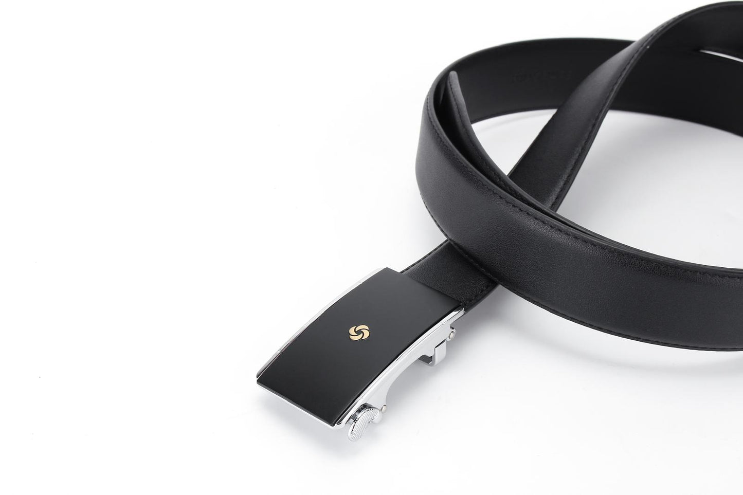 Buckle twirl belt view of the AAMIR Basic Auto Golden Logo Belt in Black. Shop Online Today.