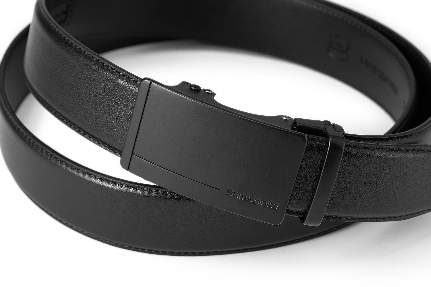 Close up angled Buckle view of the AAMIR II BIZAUTO PLATE 04 BELT. Find Online Today