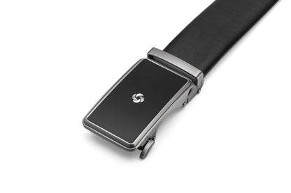 Close up buckle-only view of the Samsonite AAMIR II Bizplate Al Auto 02 Leather Black Belt. Find Online Today