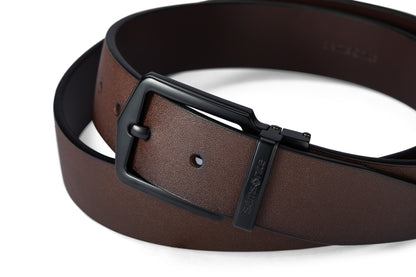 Close up buckle angled view of the AAMIR II BIZPIN PLATE 02 BELT. Shop Now Online.