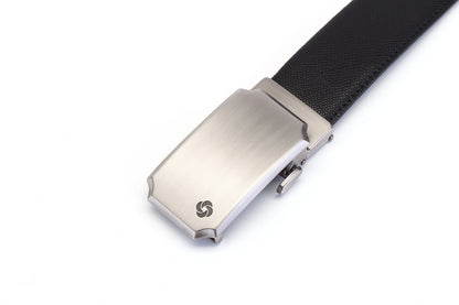 Close up buckle front view of the Samsonite AAMIR Basic Auto Belt in Black. Available Now Online.