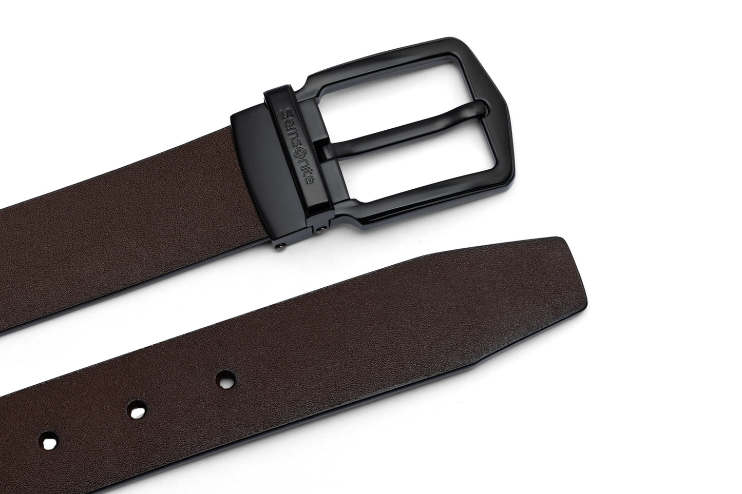 Close up front buckle end tip view of the AAMIR II BIZPIN PLATE 02 BELT. Shop Now Online.
