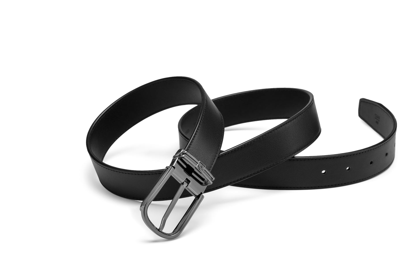 Extended view of the Samsonite AAMIR II BIZCTR Arc Black Leather Belt. Shop Now Online