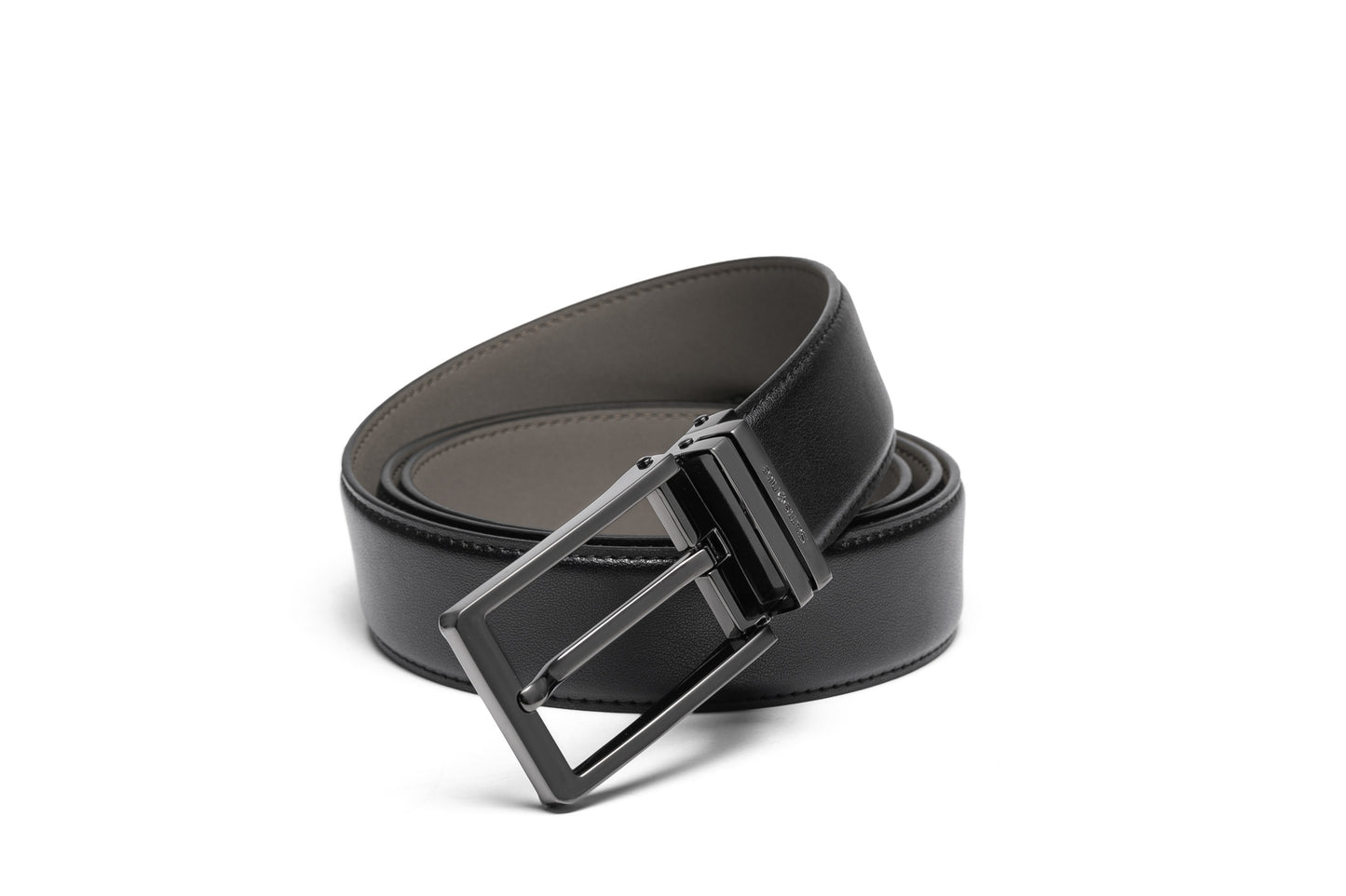 Rolled detailed buckle view of the Samsonite AAMIR II Bizctr Square Belt in Black. Available Online Now
