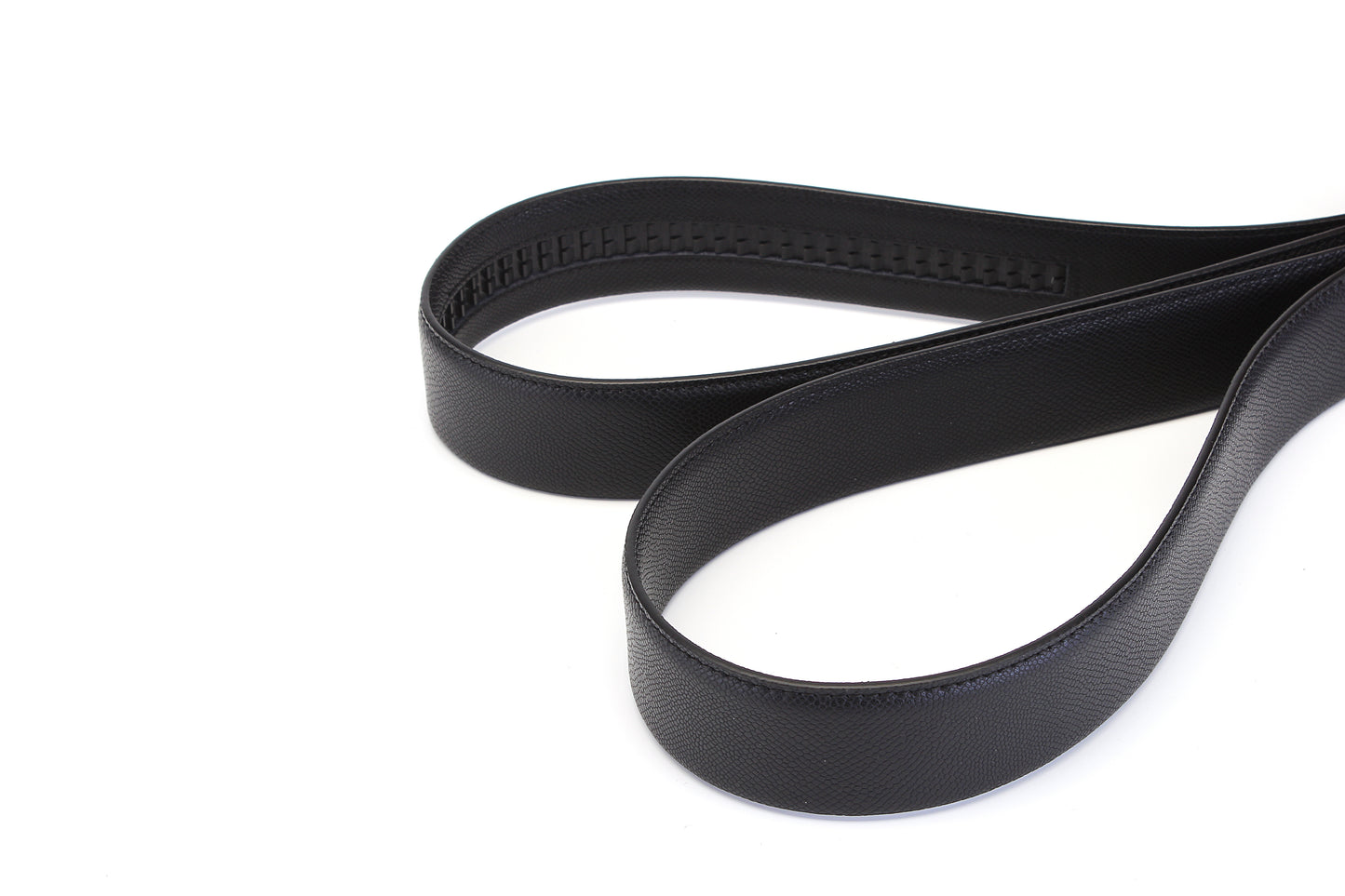 Stitching view of the Samsonite AAMIR Basic Auto Belt in Black. Available Now Online.
