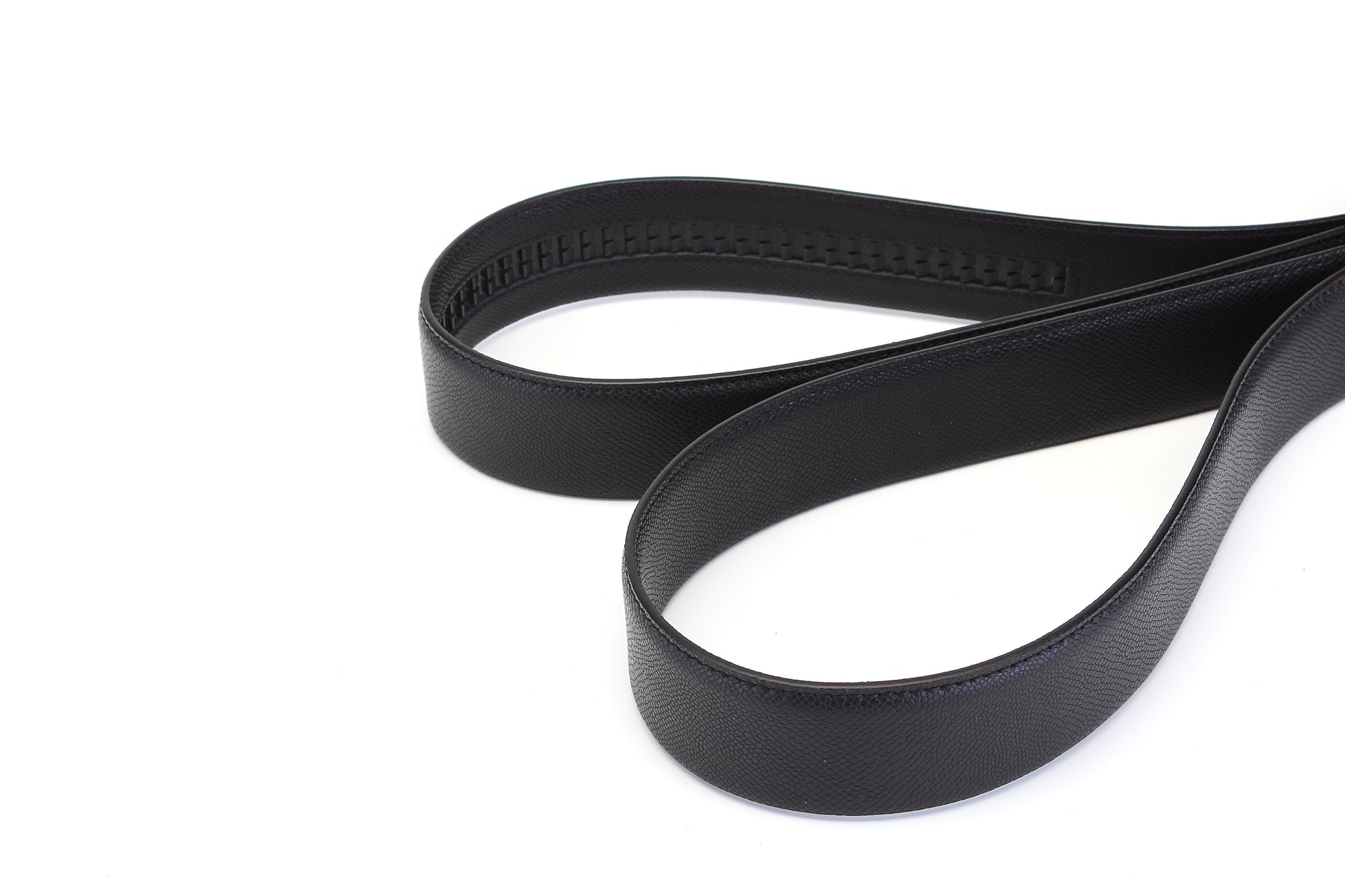 Stitching view of the Samsonite AAMIR Basic Auto Belt in Black. Available Now Online.